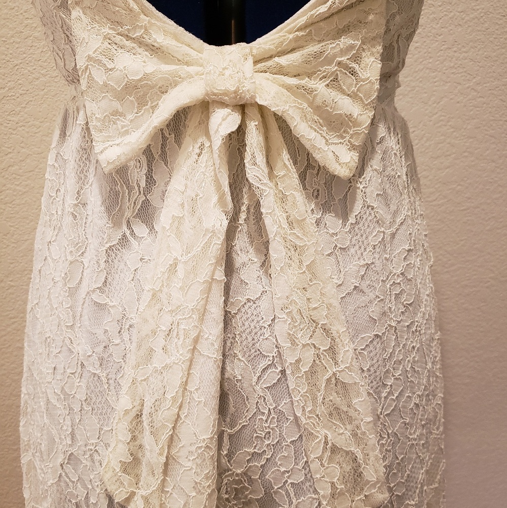 Lace Dress - Picture 4 of 4